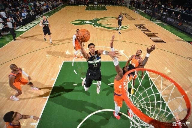 邮报：C罗因合同无法和家人一起滑雪